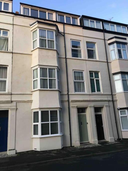 Tidesreach Filey, Sleeps 13, Close To Beach Екстер'єр фото
