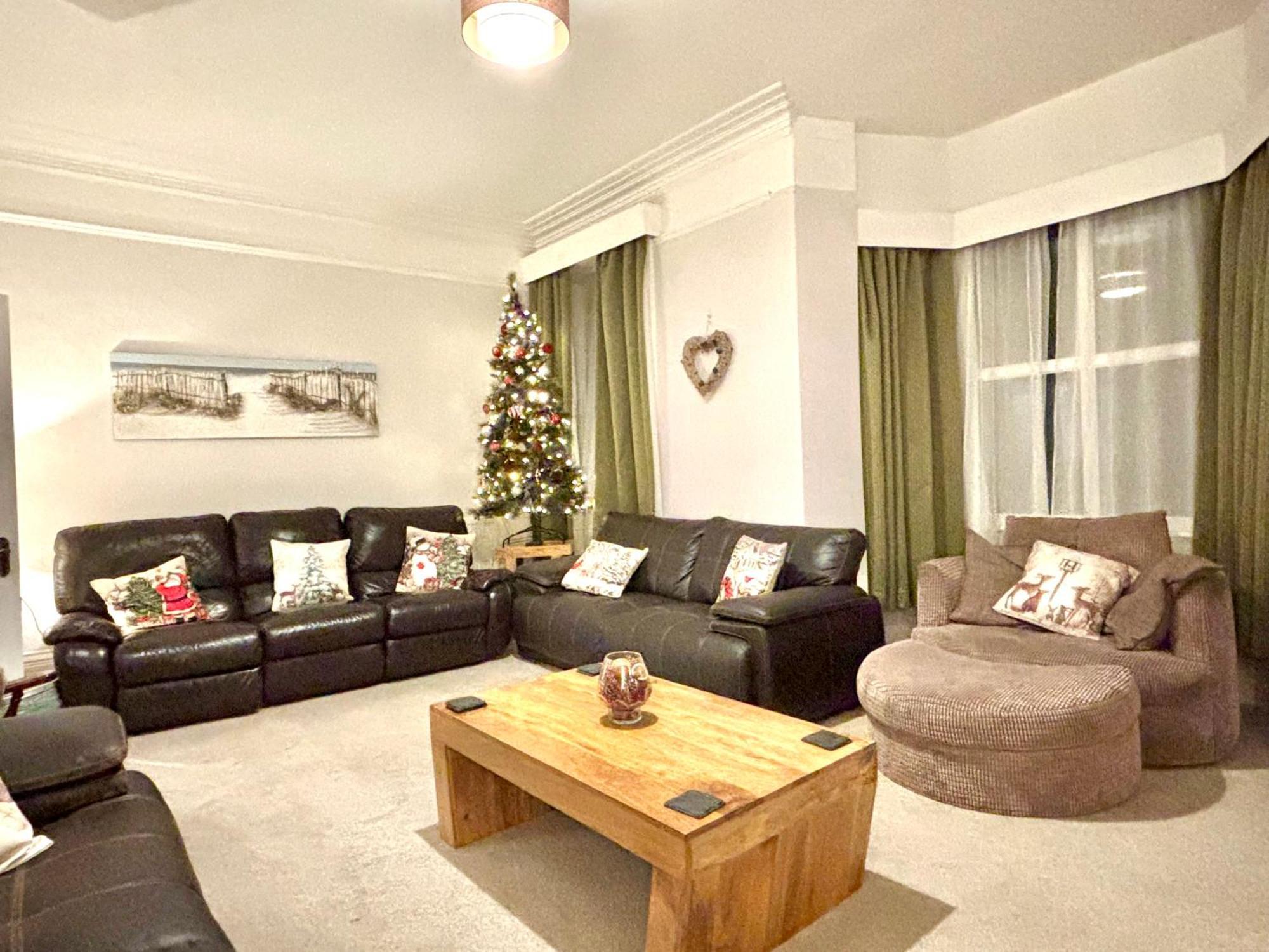Tidesreach Filey, Sleeps 13, Close To Beach Екстер'єр фото