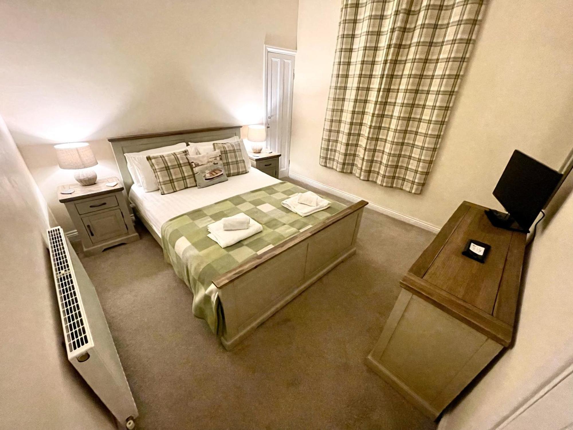 Tidesreach Filey, Sleeps 13, Close To Beach Екстер'єр фото